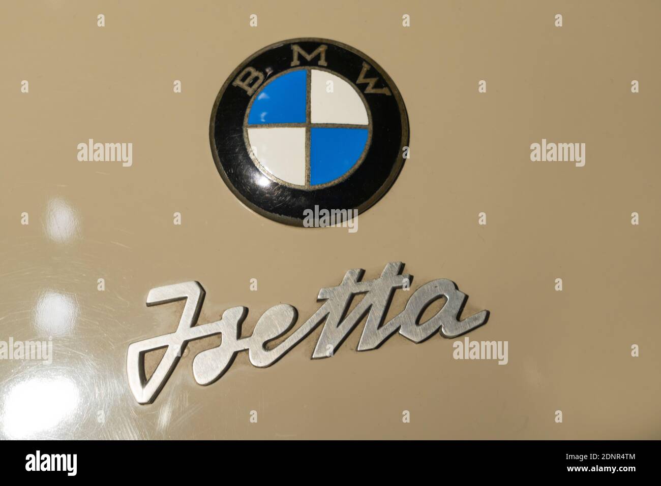 Logotype de la BMW Isetta moto coupe, Allemagne, 1955, PS.SPEICHER Museum, Einbeck, Basse-Saxe, Allemagne, Europe Banque D'Images
