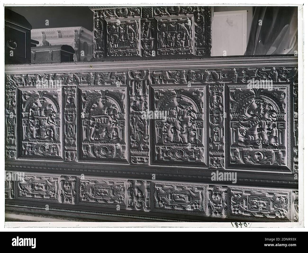 Wilhelm Weimar, tronc, négatif en verre, négatif noir et blanc, total: Hauteur: 23,8 cm; largeur: 17,8 cm, numéroté: Haut à gauche: À l'encre noire: 1840ème, oeuvre d'arts appliqués (bois, p. ex. lambris), ornements, Adam et Eve au Paradis, Anges (religion chrétienne), poitrine, boîte, mobilier et effets ménagers, collection et exposition d'œuvres d'art, Bible Banque D'Images