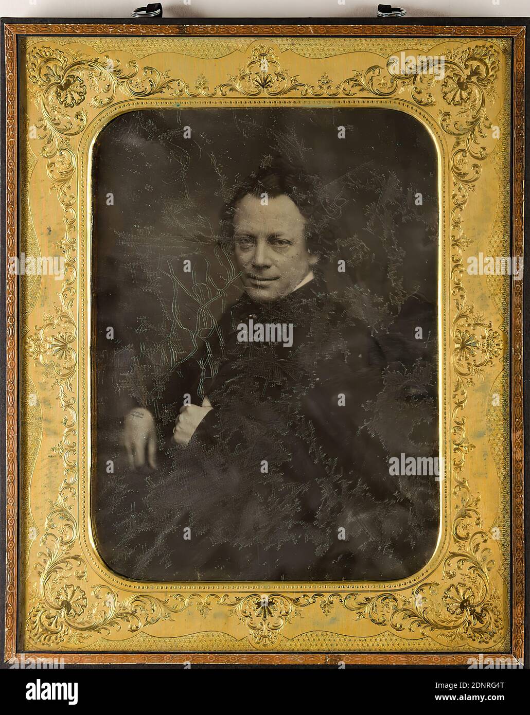 Carl Heinrich Oskar Fielitz, l'acteur Georg Friedrich Starke (1815-1858), daguerréotype, taille de l'image: Hauteur: 19.00 cm; largeur: 14.00 cm, en encre bleue sur l'étiquette: Titel; en plume bleue sur l'étiquette: Fotograf; en encre noire sur l'étiquette: D. p. 198, ; Timbre des douanes douane I-32, photographie de portrait, homme, portrait en demi-longueur, figure assise, personne historique, acteur, actrice Banque D'Images