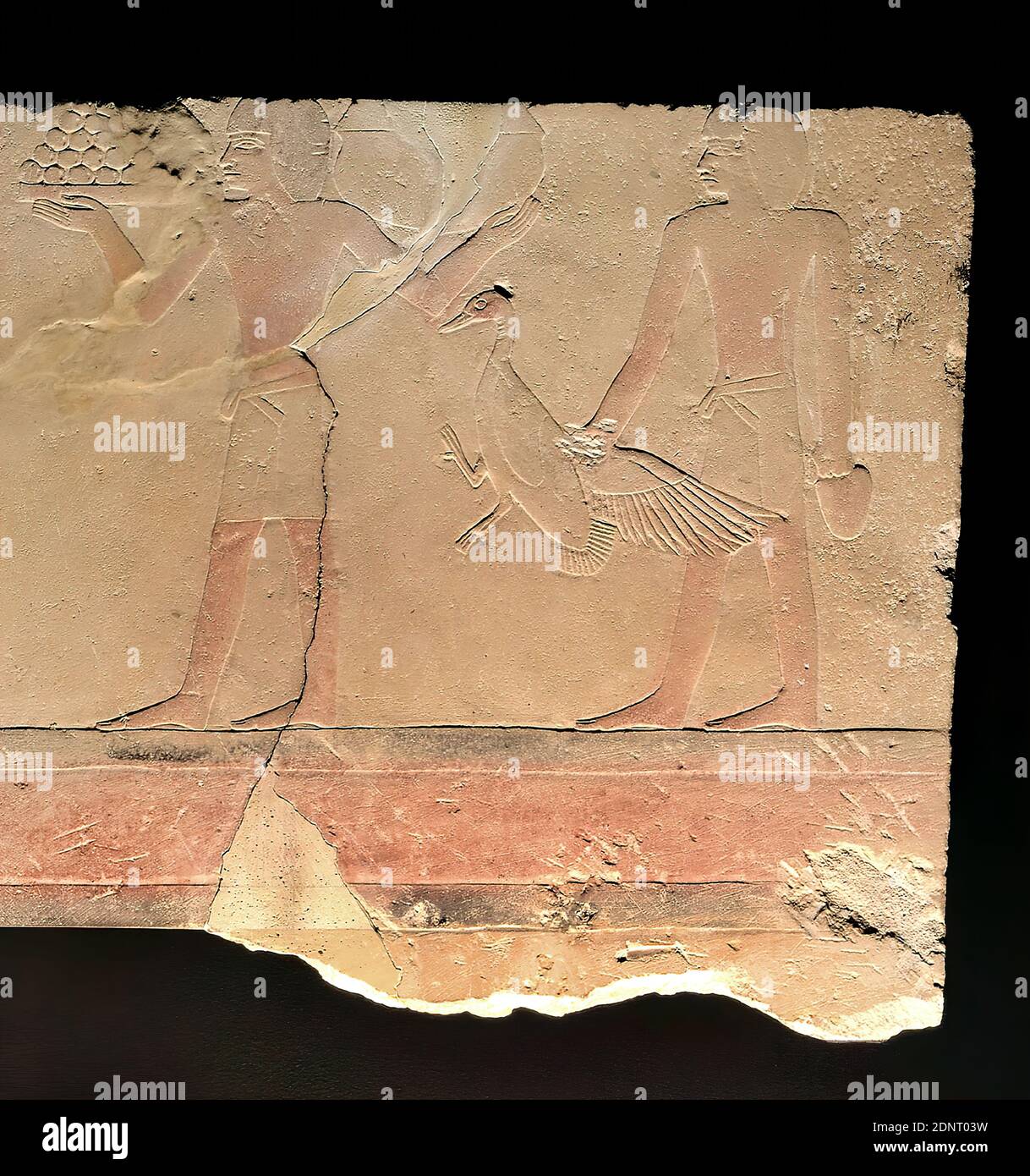 Fragment de relief du tombeau de Chenemu, propriété de la Stiftung Hamburger Kunstsammlungen, calcaire, battu, ciselé, reliefs, coupé, peint, calcaire, Total: Hauteur: 37.5 cm; largeur: 27.6 cm, tombe, mort, Burial, rituels et cérémonies, reliefs, pratiques rituelles dans la religion égyptienne, tombeau, lieu de sépulture, animaux, lieux rituels dans la religion égyptienne, le fragment avec la représentation de deux cadeaux complète les reliefs de la tombe égyptienne du Chenemu, Qui ont été acquis un an plus tôt (comparer Inv. 1963.82). Banque D'Images