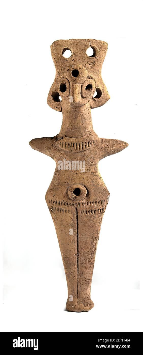 Idole femelle (type Hama), argile, modélisée à la main, Total: Hauteur: 14,50 cm; largeur: 5,30 cm; profondeur: 2,70 cm, céramique, petites sculptures, femme, féminité Banque D'Images