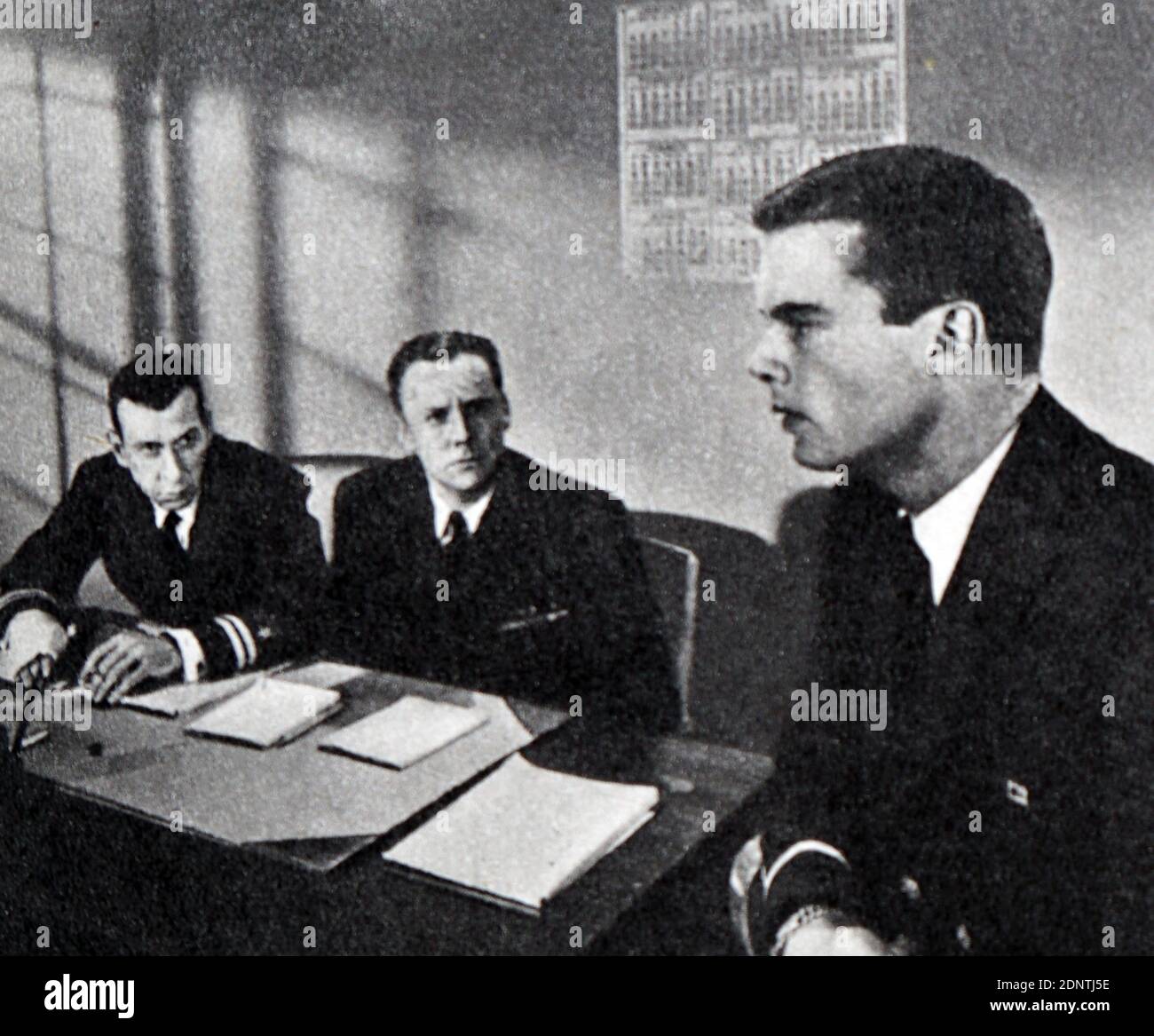 Film encore de 'The Caine Muminy' avec Humphrey Bogart, Fred MacMurray, Van Johnson et Jose Ferrer. Banque D'Images