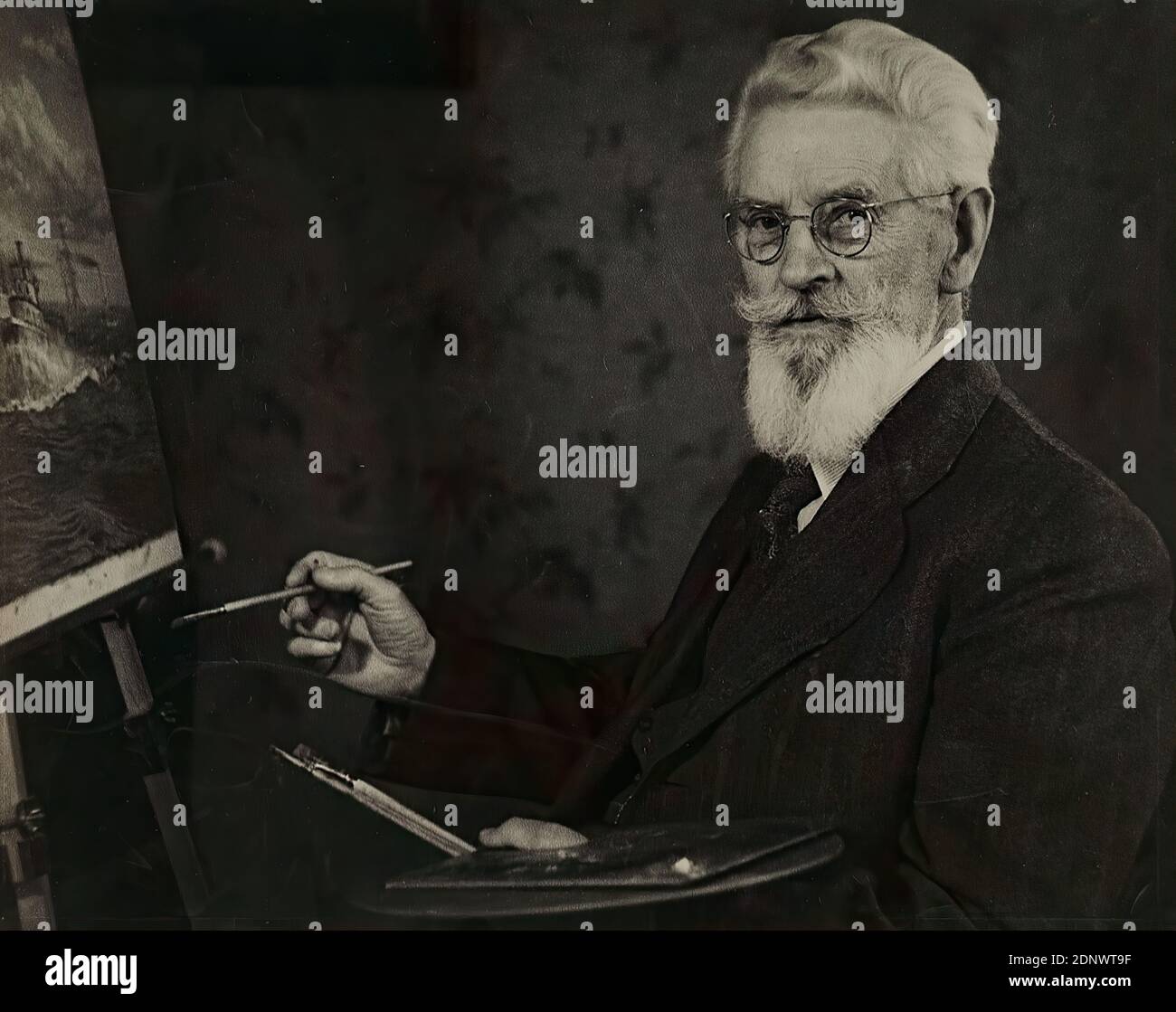 Heinrich von Seggern, Portrait de H. v. Seggern au chevalet, Galerie d'images d'État de Hambourg, Collection sur l'histoire de la photographie, papier de gélatine d'argent, procédé positif noir et blanc, taille de l'image: Hauteur: 23.1 cm; largeur: 29.1 cm, non marqué, timbre d'inventaire de la Galerie nationale de photos de Hambourg, photographie de portrait, autoportrait, portrait d'un artiste Banque D'Images