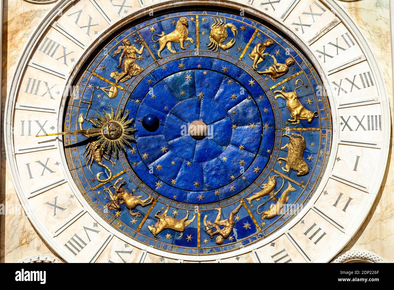 La Torre dell’Orologio (tour de éclusage de Saint Marc), place Saint Marc, Venise, Italie. Banque D'Images