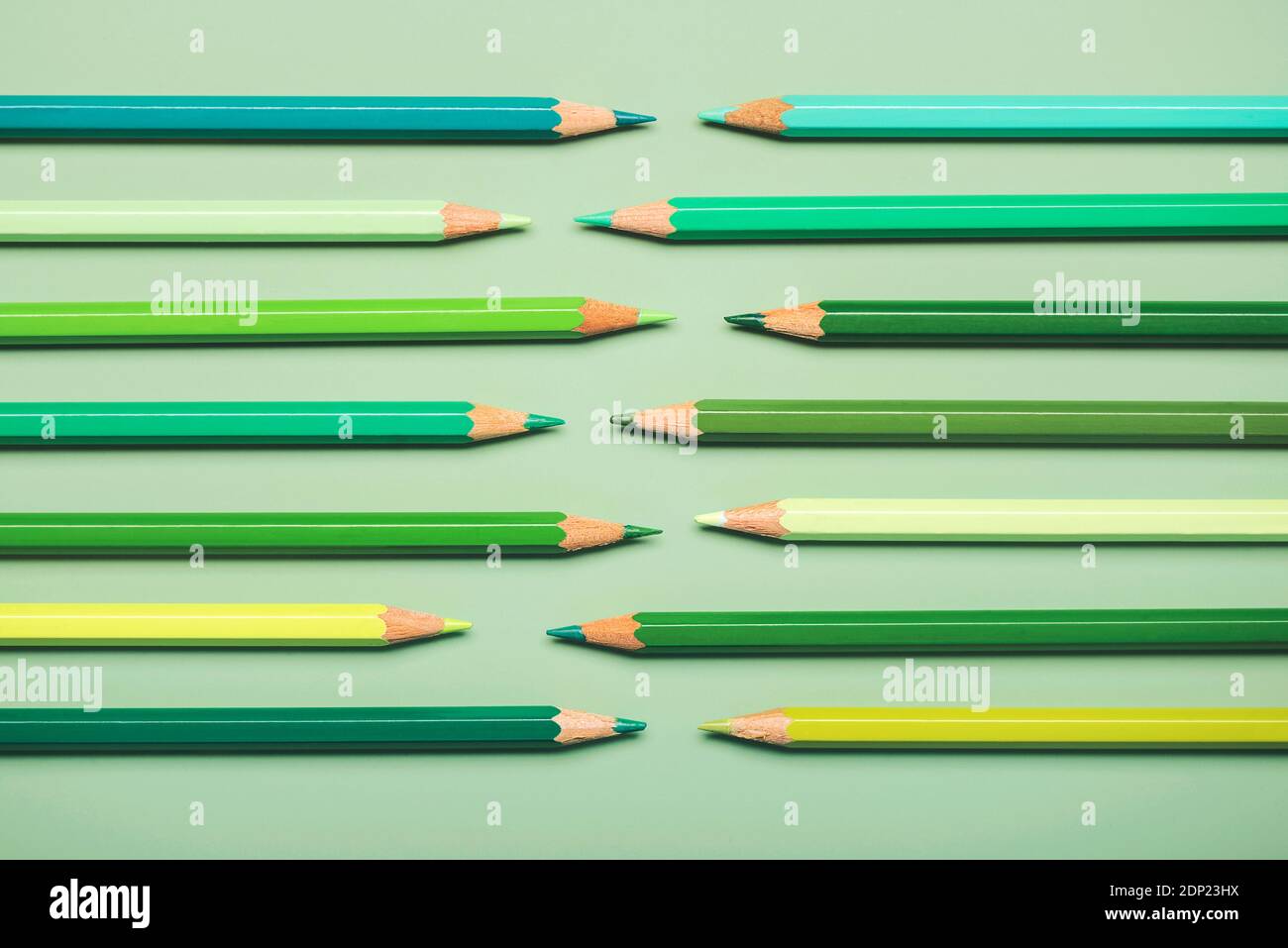 Palette de couleurs sur une clôture Banque de photographies et d’images à haute résolution Alamy