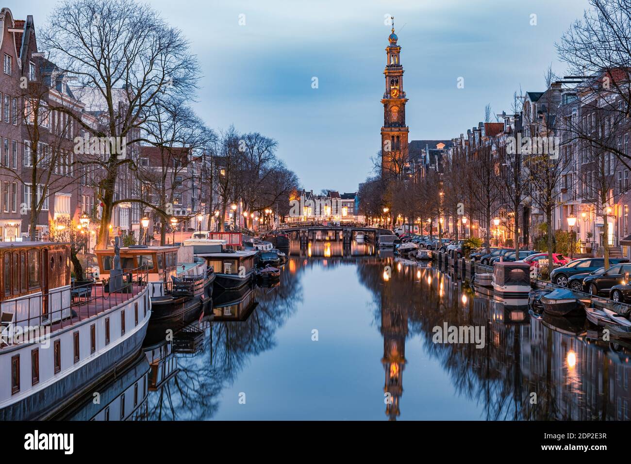 Canaux d'Amsterdam dans la lumière du soir, canaux hollandais à Amsterdam  Hollande pays-Bas pendant l'hiver aux pays-Bas. Europe Photo Stock - Alamy