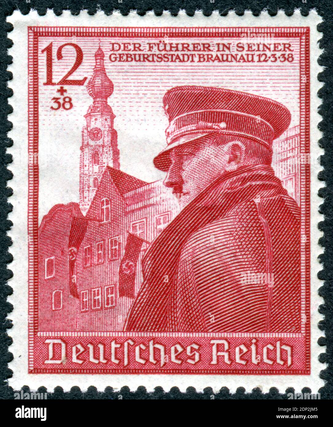 ALLEMAGNE - VERS 1939: Timbre imprimé en Allemagne, montre Adolf Hitler à Braunau am Inn, Autriche. Adolf Hitler - politicien allemand, dirigeant (Fuehrer) d'Allemagne et du Parti nazi, vers 1939 Banque D'Images