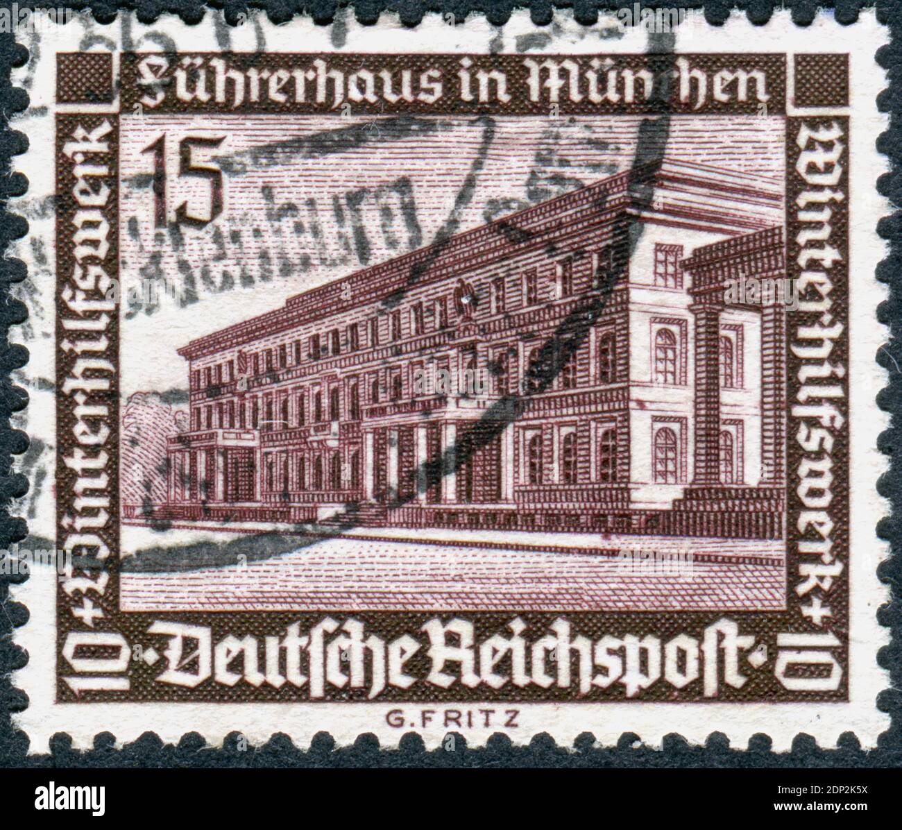 ALLEMAGNE - VERS 1936: Timbre-poste imprimé en Allemagne, numéro relief d'hiver, a montré un Fuehrerbau (bâtiment de Fuehrer), Munich, vers 1936 Banque D'Images ALLEMAGNE - VERS 1936: Timbre-poste imprimé en Allemagne, numéro relief d'hiver, a montré un Fuehrerbau (bâtiment de Fuehrer), Munich, vers 1936 Banque D'Images