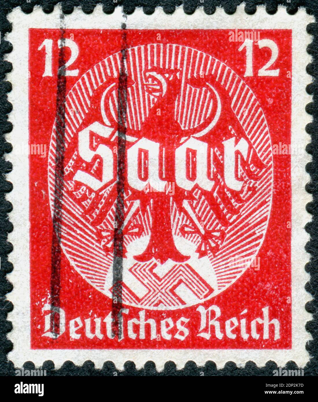 ALLEMAGNE - VERS 1934: Timbre-poste imprimé en Allemagne, dédié au plébiscite de Saar le 13 janvier 1935, a montré un aigle impérial avec l'inscription 'saar', vers 1934 Banque D'Images