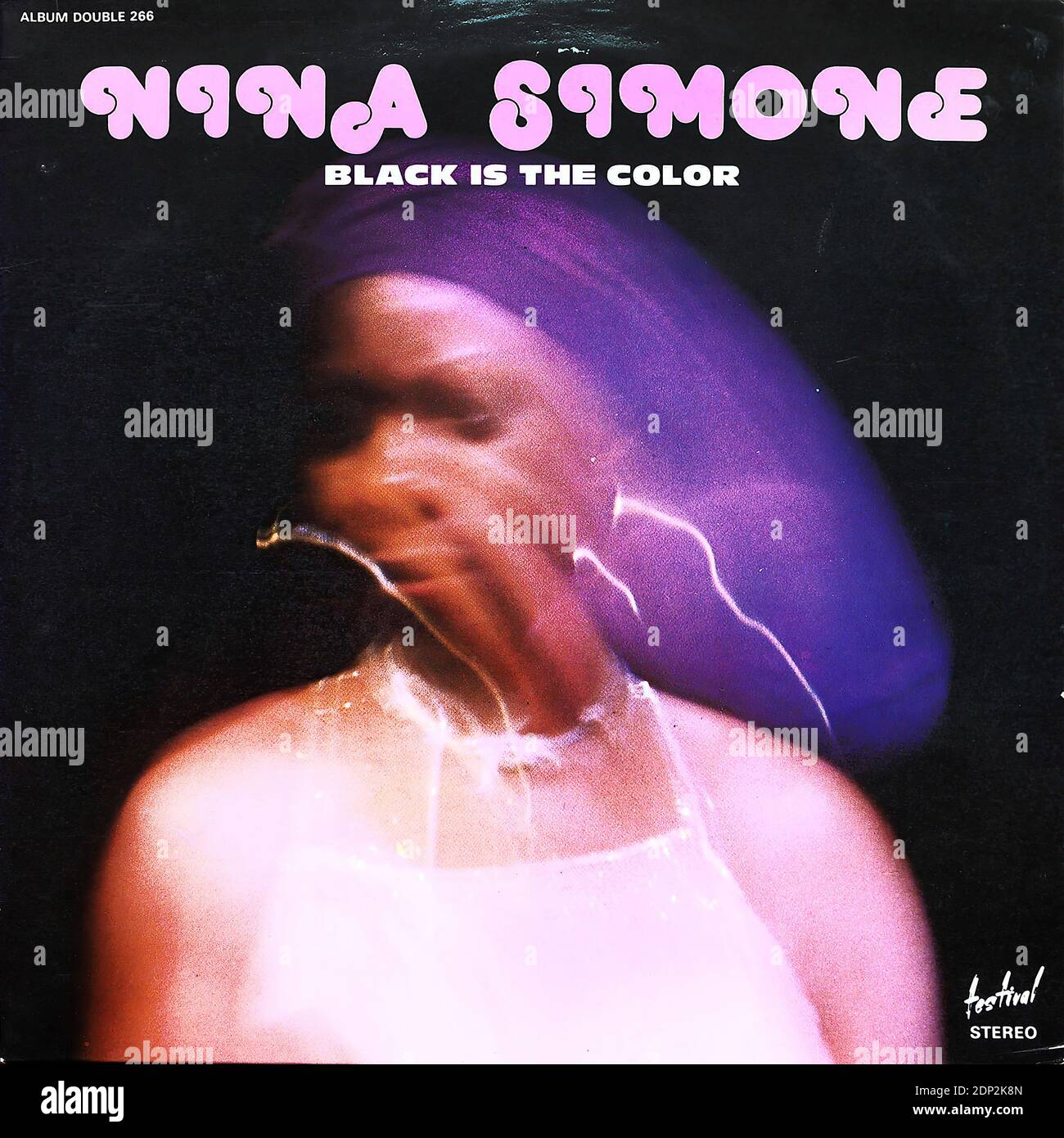 Nina Simone - le noir est la couleur, Disques Festival 266, 2LP, 1977 - Vintage vinyle album couverture Banque D'Images