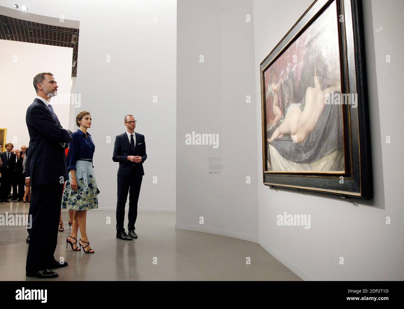 Le roi Felipe VI et la reine Letizia d'Espagne voient la peinture 'la Vénus  del espejo' (Vénus à son miroir) exposée à l'exposition 'Velasquez - l'âge  d'or de l'art espagnol' au Grand