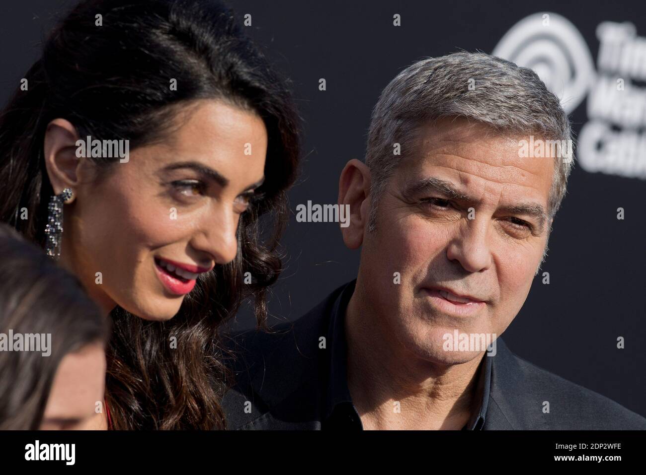 Amal Clooney et George Clooney assistent à la première du Tomorrowland de Disney au AMC Downtown Disney 12 Theatre le 9 mai 2015 à Anaheim, Californie, États-Unis. Photo de Lionel Hahn/ABACAPRESS.COM Banque D'Images