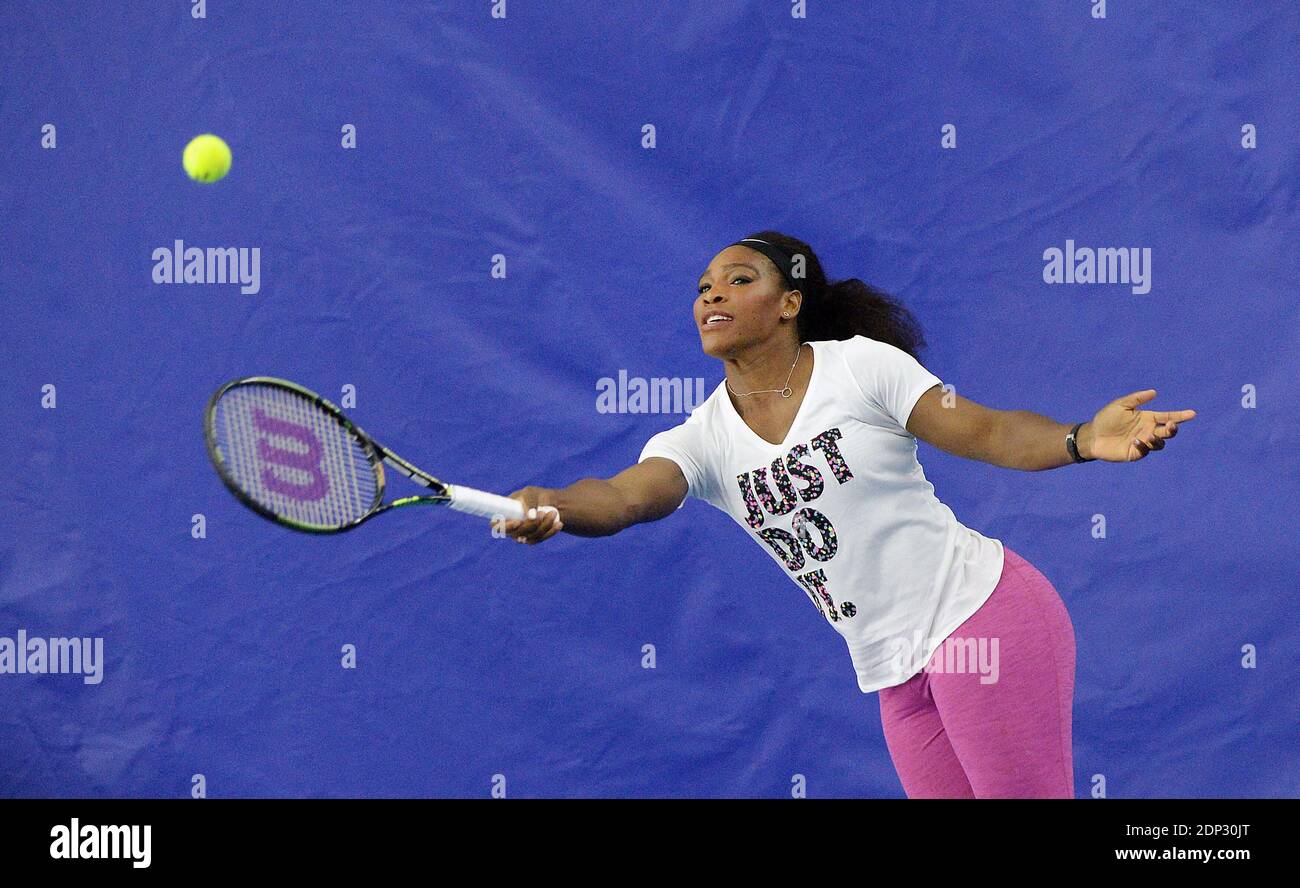 Serena Williams, championne de tennis, joue au tennis avec Donald Trump,  président de la Trump Organization lors de l'ouverture officielle du tennis  Performance Center au Trump National Golf Club le 7 avril