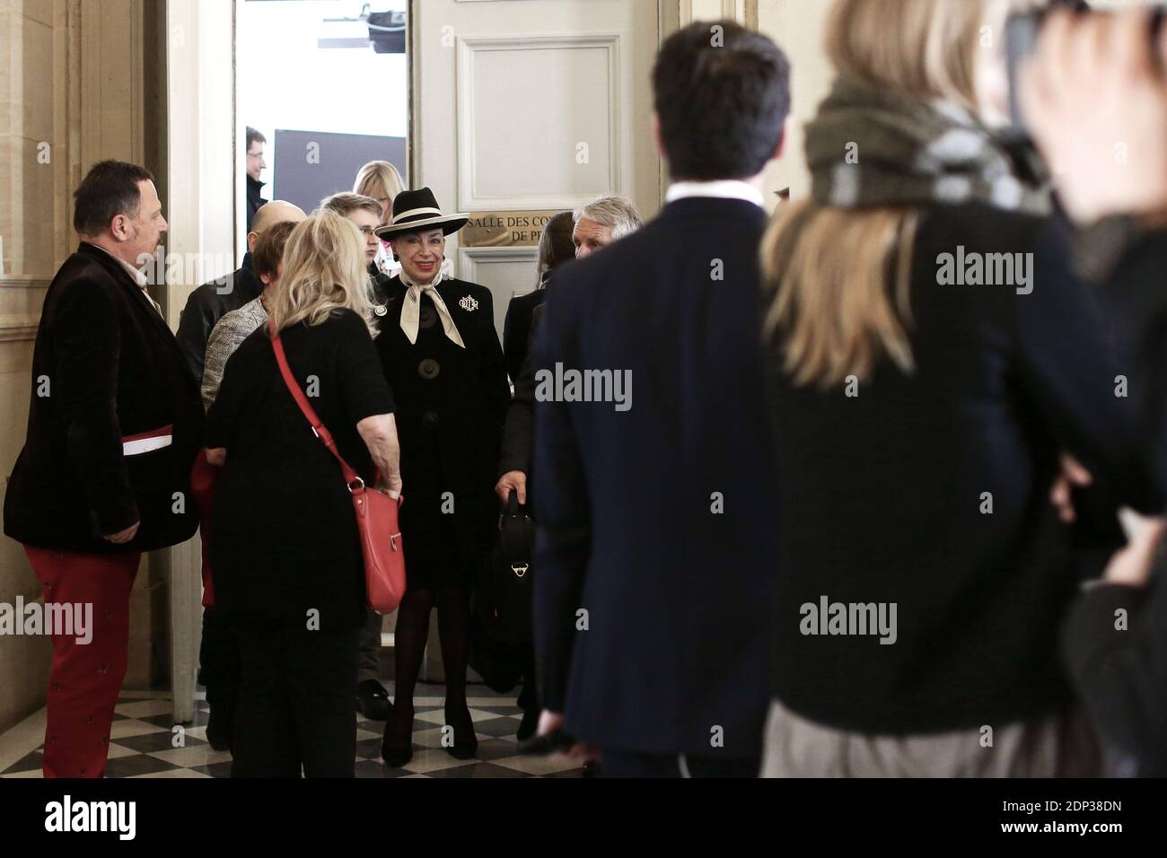 Geneviève de Fontenay est photographiée à quatre colonnes lors d'une séance de questions au gouvernement, à l'Assemblée nationale, à Paris, le 01 avril 2015. Photo de Stephane Lemouton/ABACAPRESS.COM Banque D'Images