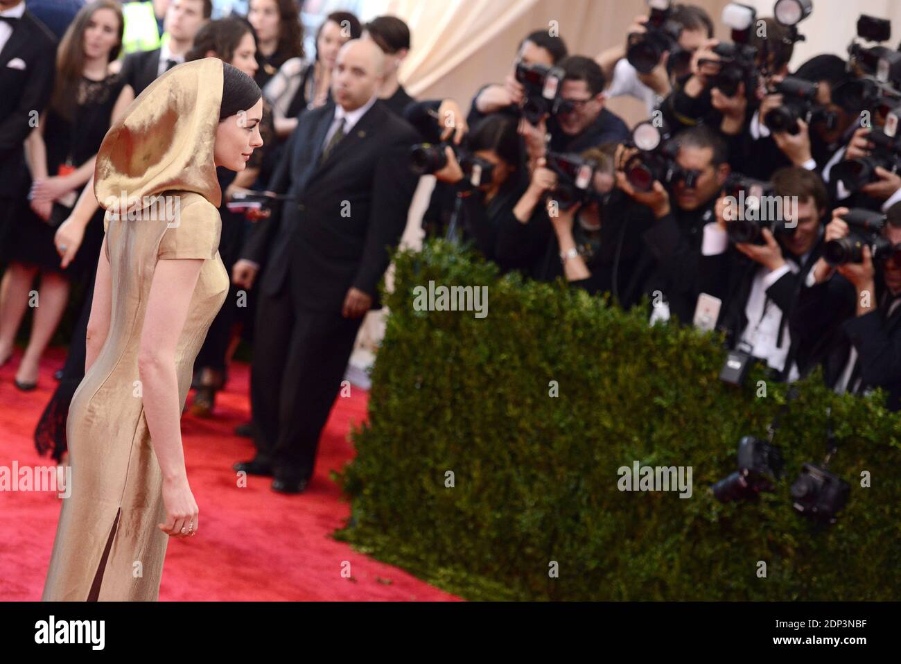 Anne Hathaway participe au gala des avantages de l'Institut du costume de verre au Metropolitan Museum of Art le 4 mai 2015 à New York, NY, USA. Photo de Lionel Hahn/ABACAPRESS.COM Banque D'Images