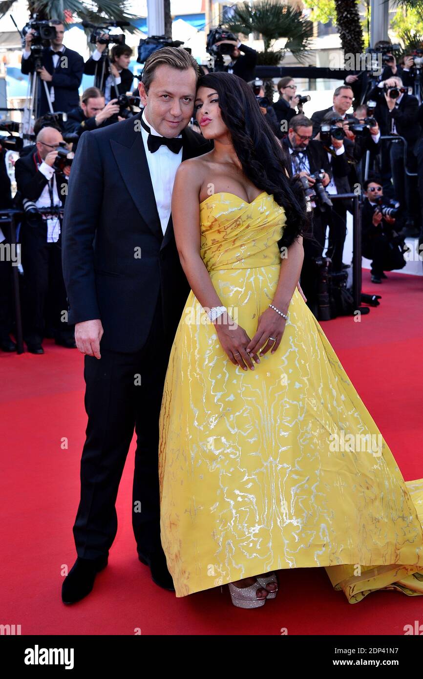 Vincent Miclet et Ayem Nour arrivent au Palais des Festivals pour la projection du film à l