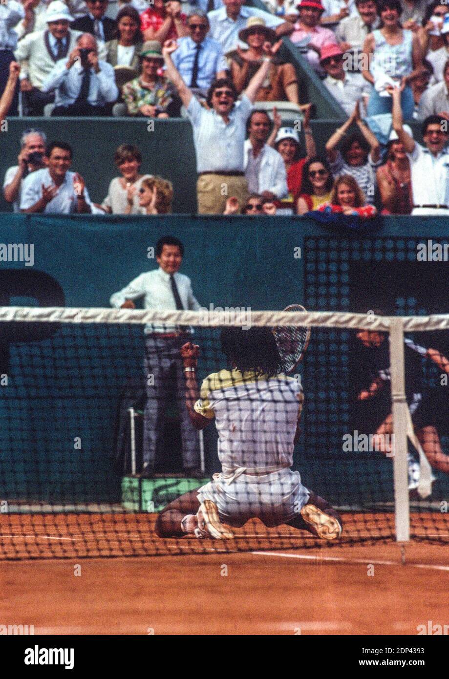 Photo : Yannick Noah et Mats Wilander lors de la finale de Roland