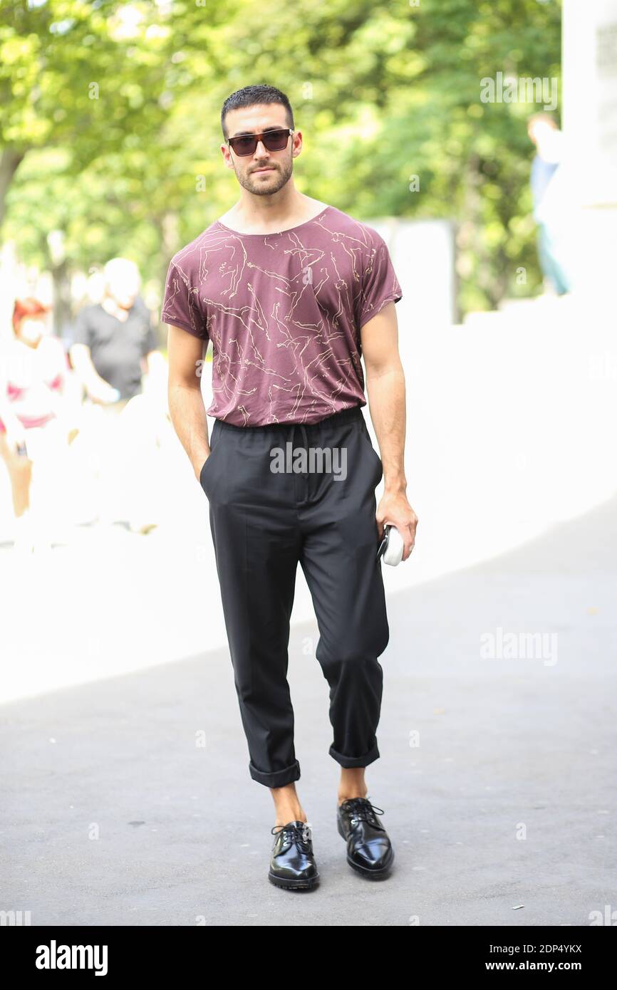 Street style, au Paul Smith Printemps-été 2016 salon de vêtements pour  hommes tenu au Palais de Tokyo à Paris, France, le 28 juin 2015. Photo de  Marie-Paola Bertrand-Hillion/ABACAPRESS.COM Photo Stock - Alamy