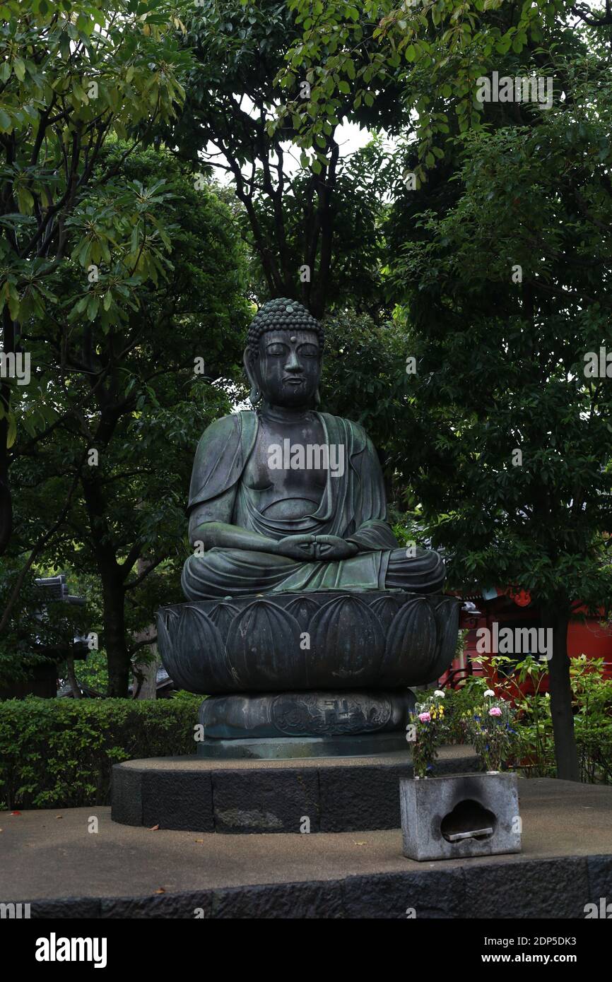 Statues bouddhistes trouvées dans les temples au Japon. Banque D'Images