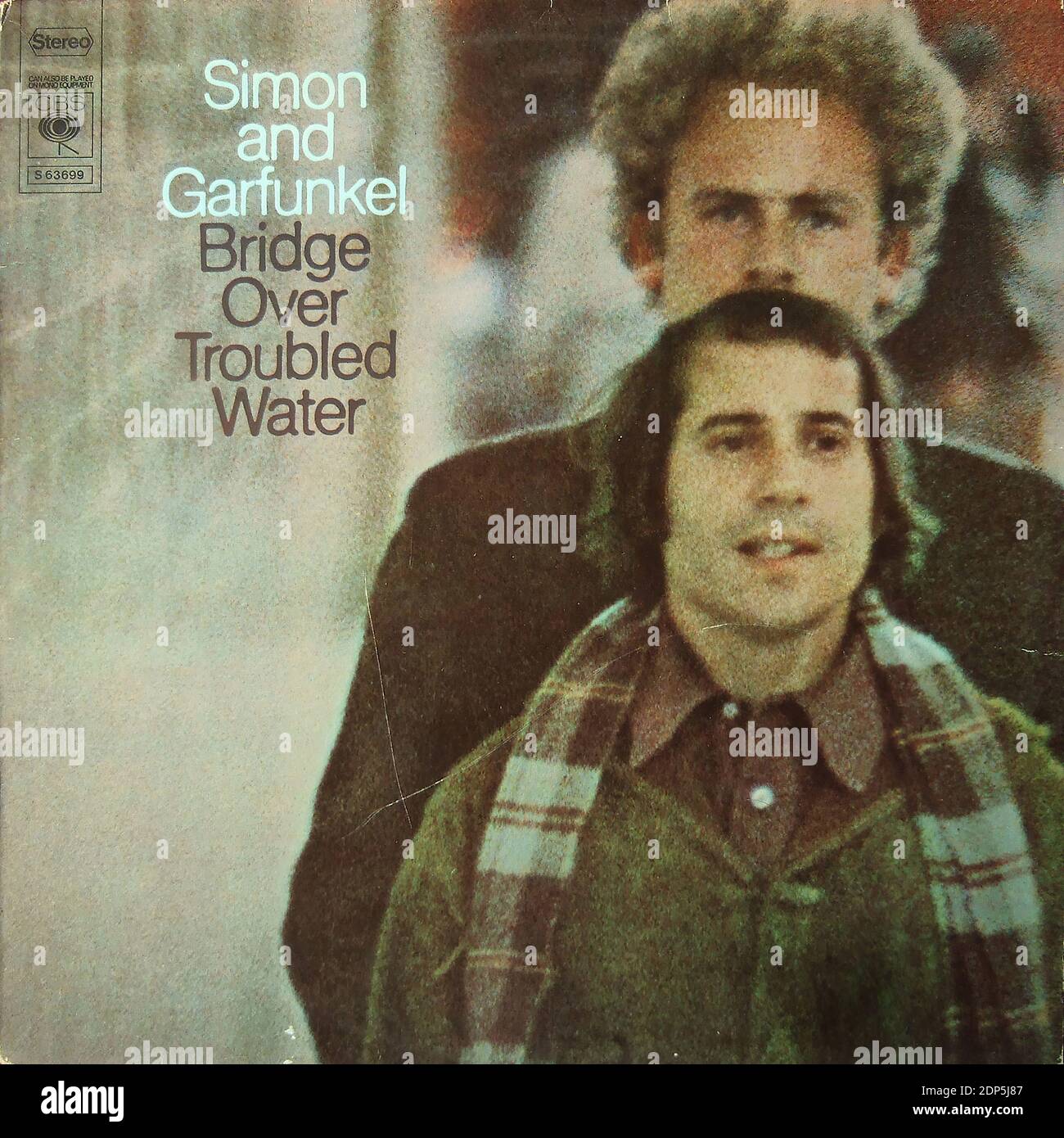 Simon et Garfunkel - Pont sur l'eau troublée - Vintage couverture d'album  en vinyle Photo Stock - Alamy