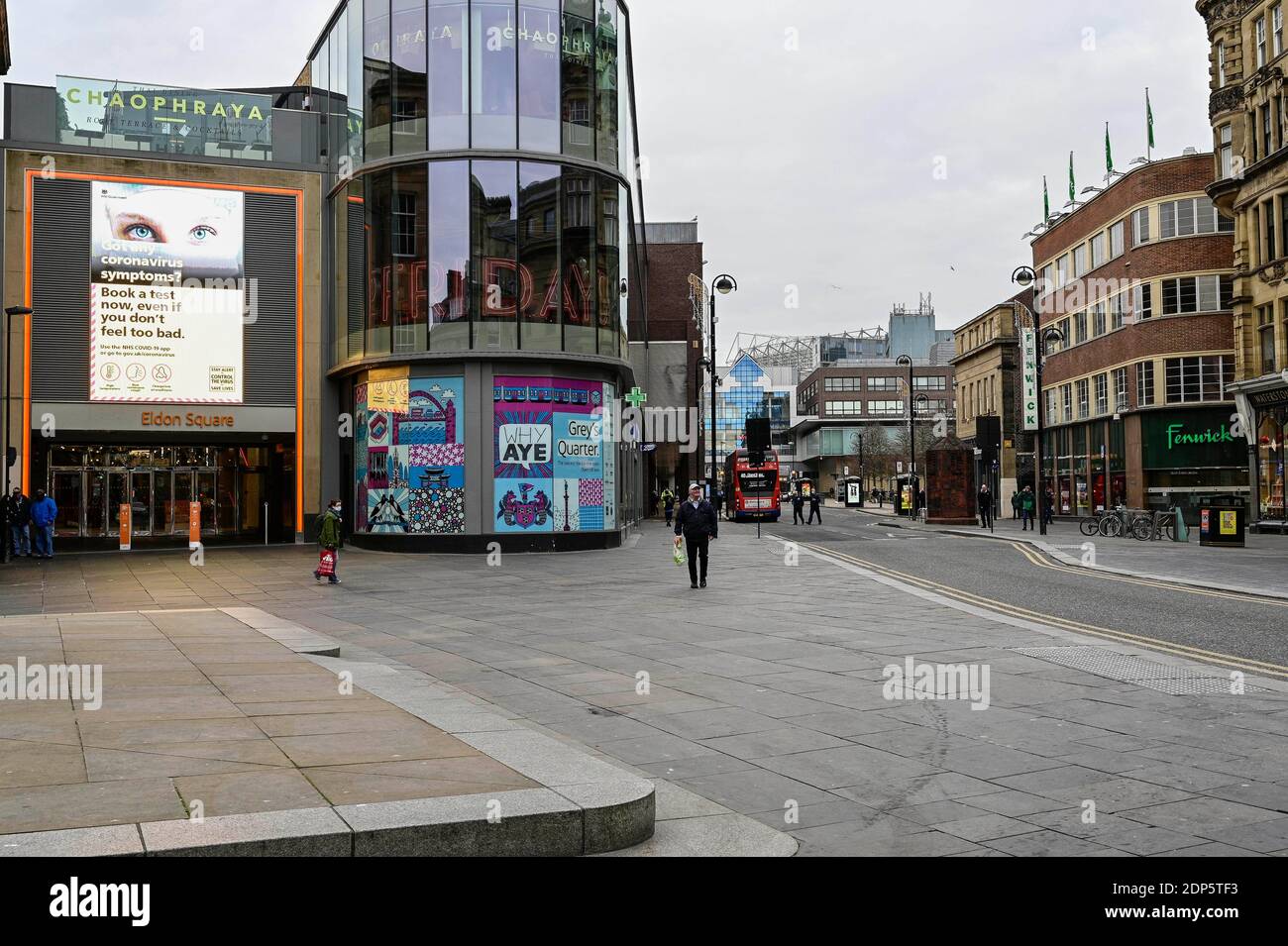 Eldon Square, Blackett Street, à Newcastle upon Tyne, est très calme le Black Friday en raison des restrictions du National Lockdown Banque D'Images