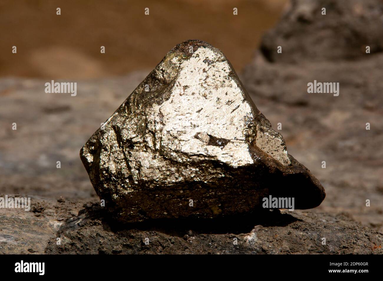 Cristal de sulfure de chalcopyrite - cuivre Ore Banque D'Images