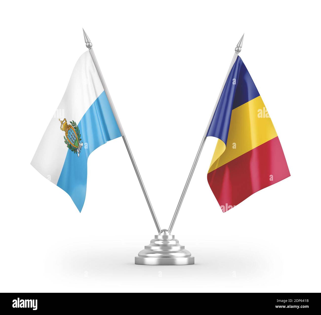 Roumanie et Saint-Marin drapeaux de table isolés sur 3D blanc rendu Banque D'Images