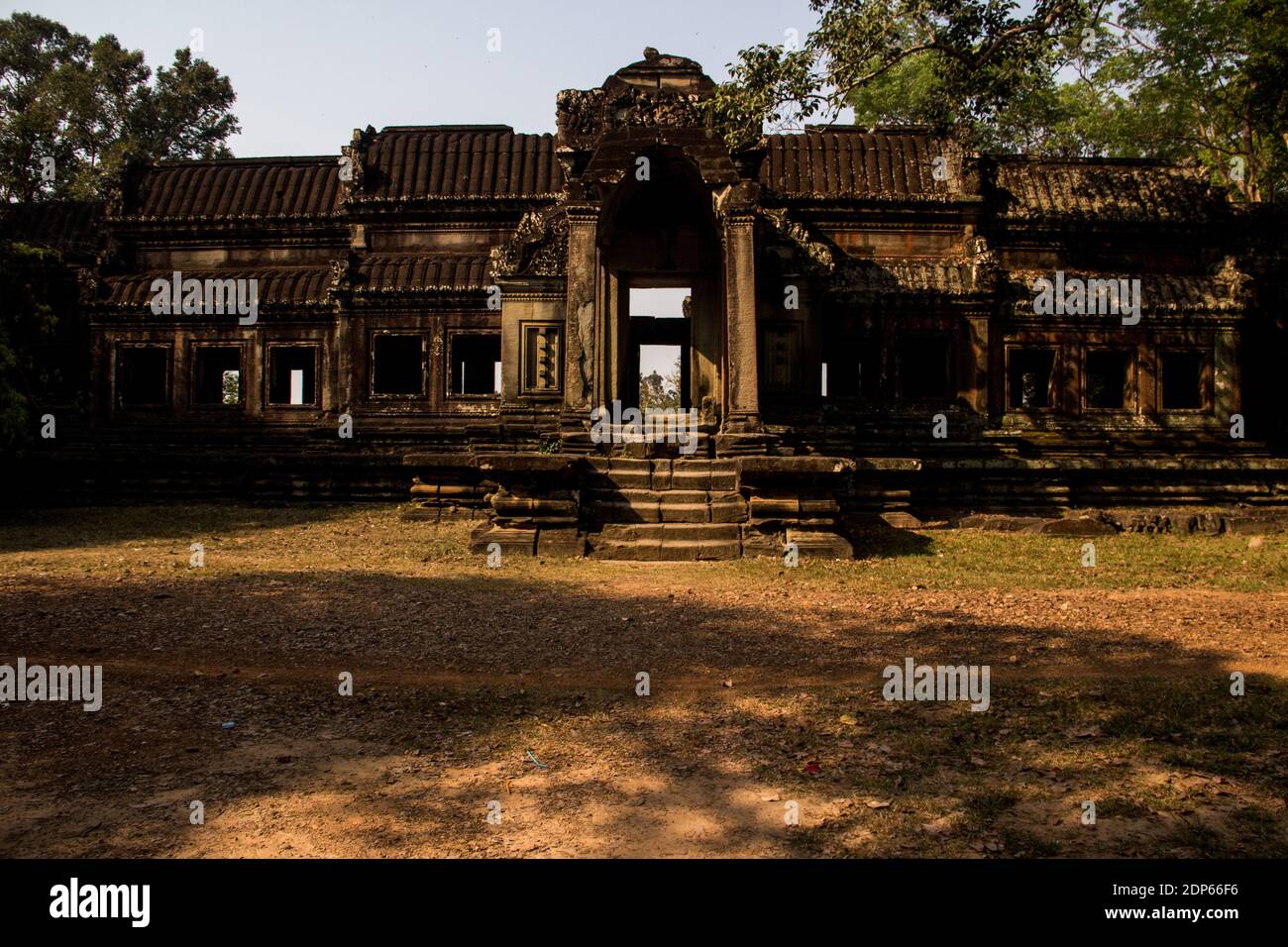 KHM - SOCIÉTÉ - TOURISME aux TEMPLES D'ANGKOR avant de voir une attraction touristique, la cité d'Angkor fut la capitale de l'empire khmer du IXèm Banque D'Images