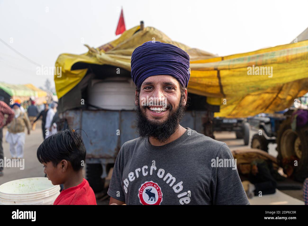 portrait d'un fermier heureux sur le site de protestation, ils protestent contre le gouvernement de l'inde. Banque D'Images