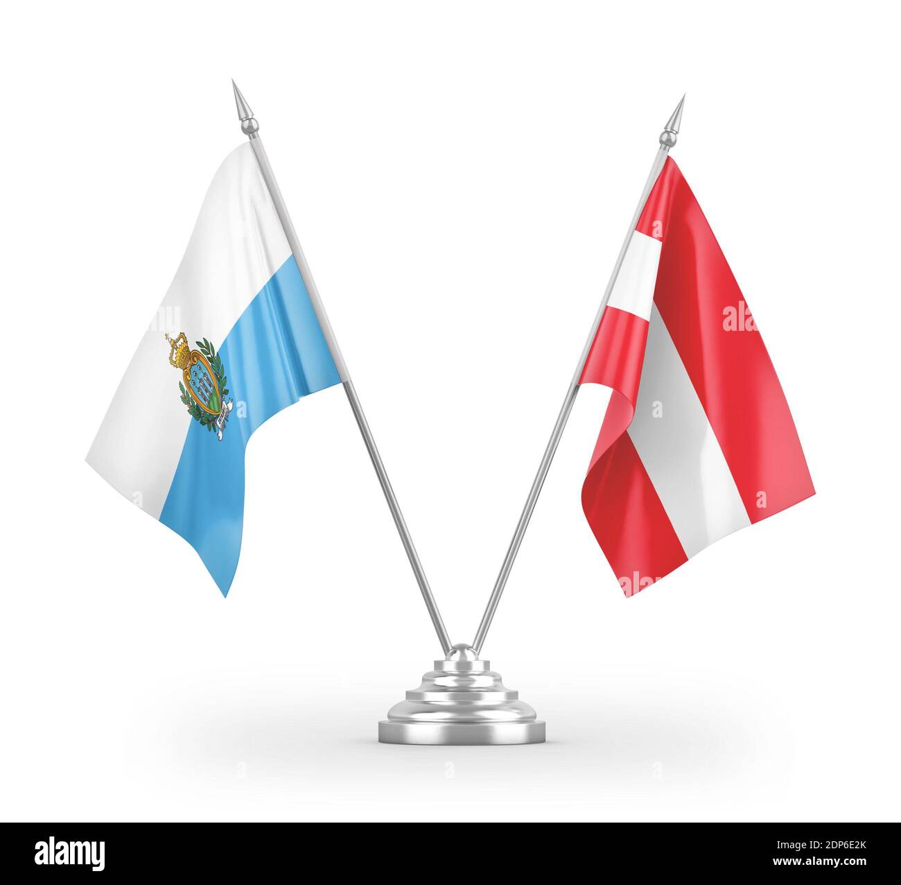 Drapeaux de table Autriche et Saint-Marin isolés sur 3D blanc rendu Banque D'Images