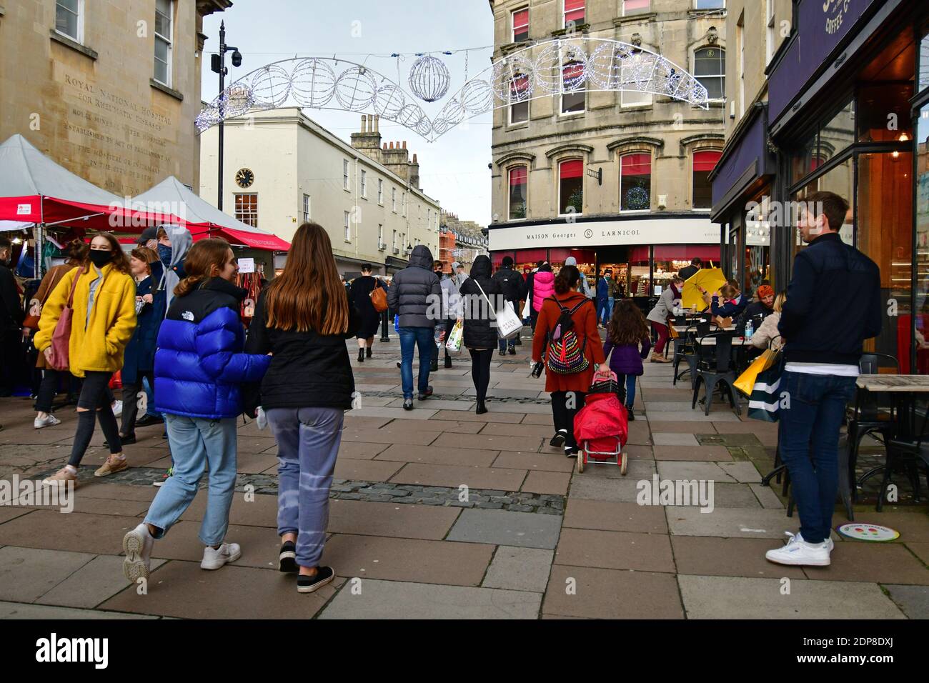 Bath, Royaume-Uni. 19 décembre 2020. Bath City 19 décembre 2020 dans le niveau 2 à partir du niveau 3 première journée de levage niveaux de niveau, l'après-midi Noël Shopping dans les rues. Crédit photo : Robert Timoney/Alay Live News Banque D'Images