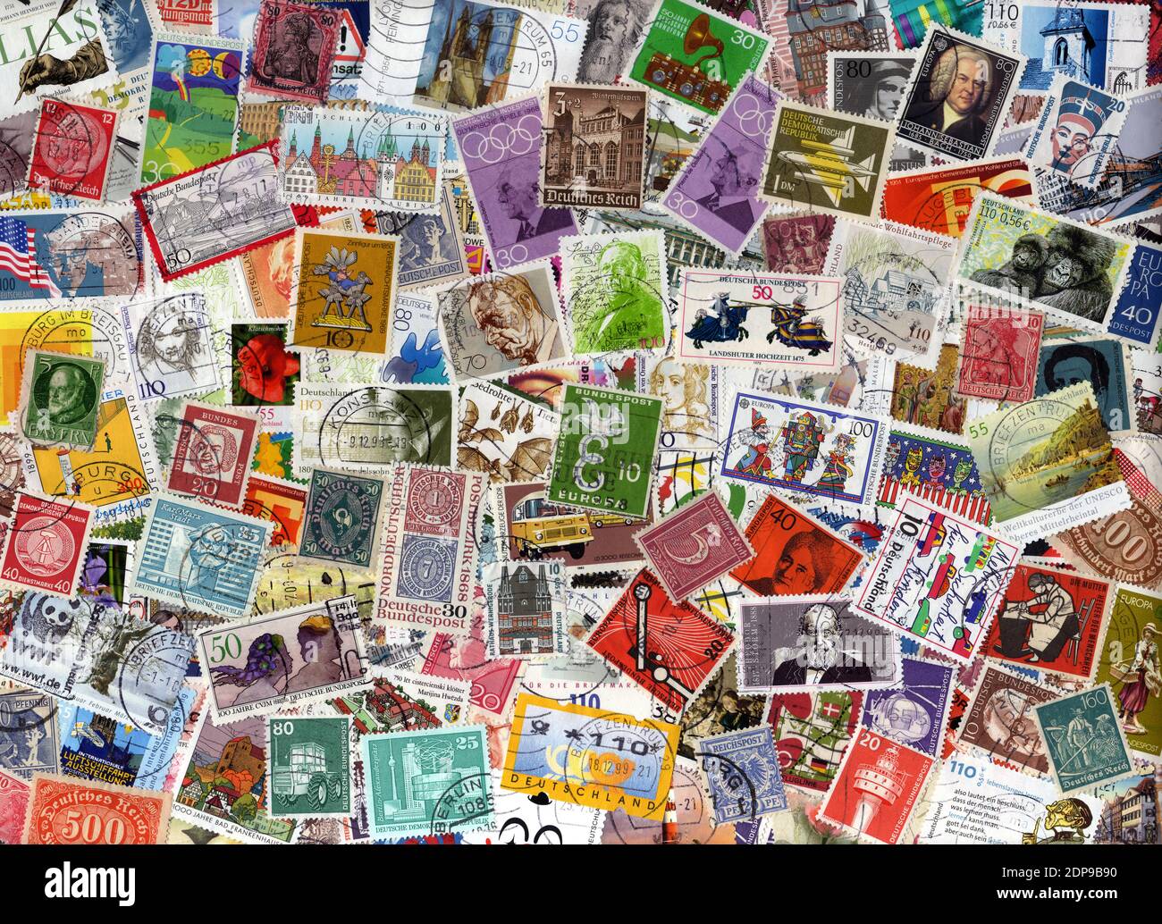Une grande collection de timbres-poste étrangers allemands, image de stock photo Banque D'Images