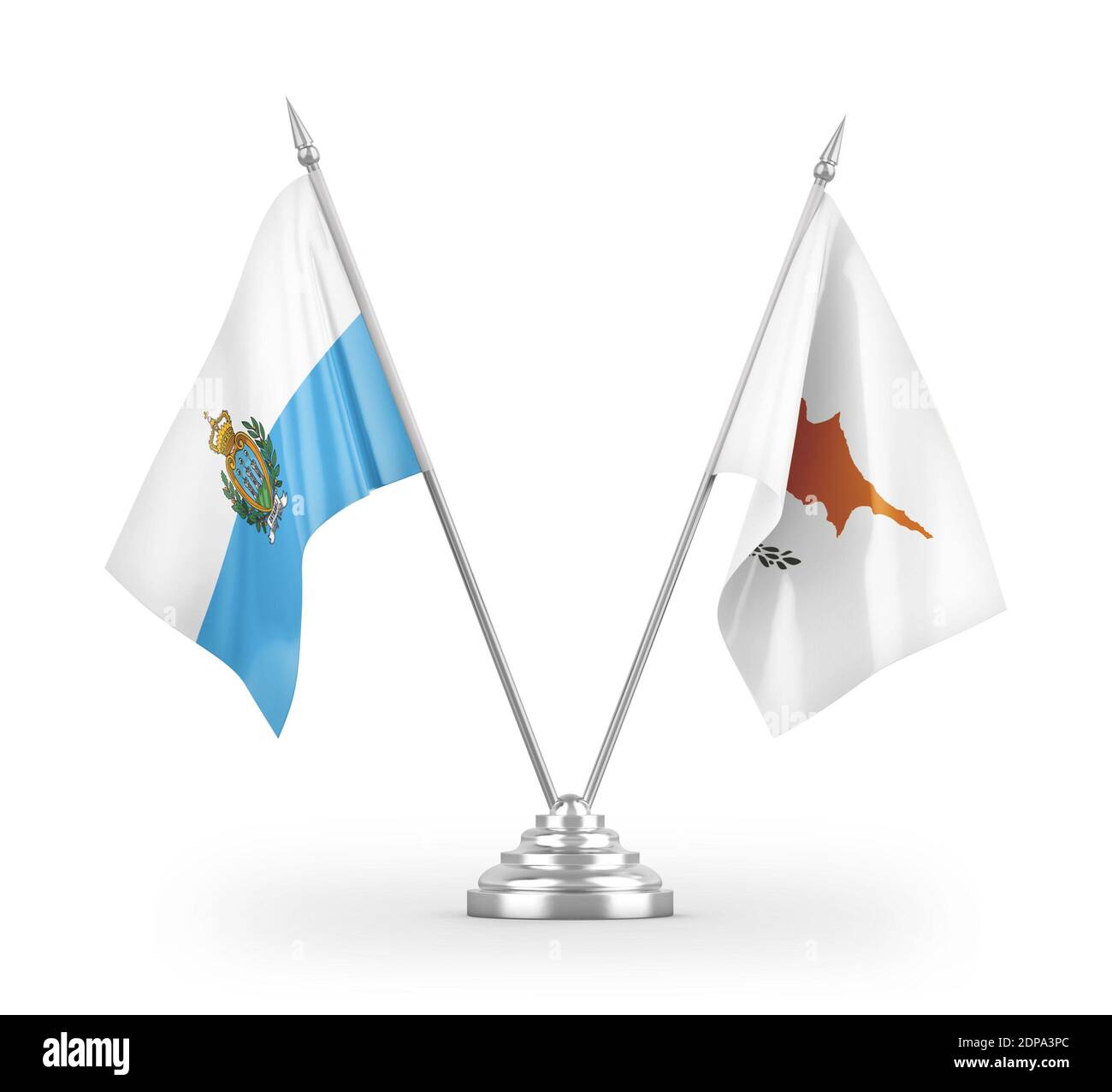 Chypre et Saint-Marin drapeaux de table isolés sur blanc 3D rendu Banque D'Images