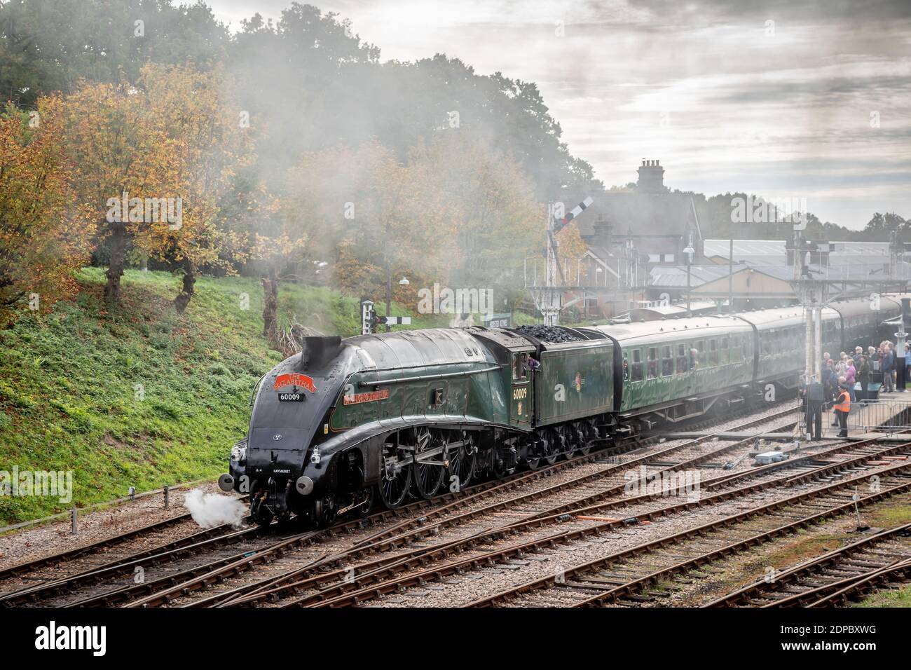 BR 'A4' 4-6-2 No. 60009 'Union de l'Afrique du Sud' part de Horsted Keynes sur le chemin de fer Bluebell Banque D'Images