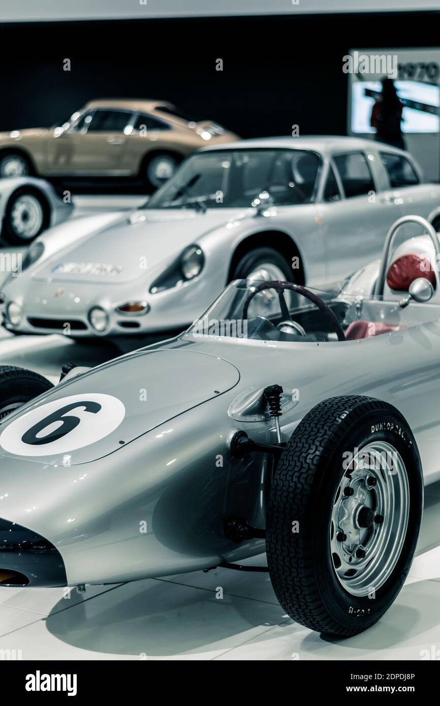 STUTTGART, Allemagne 6 mars 2020 : la Porsche 718/2 (2-02) Formule 2 1960. Ce succès 718 /2 remporte la Formule 2 non officielle Banque D'Images