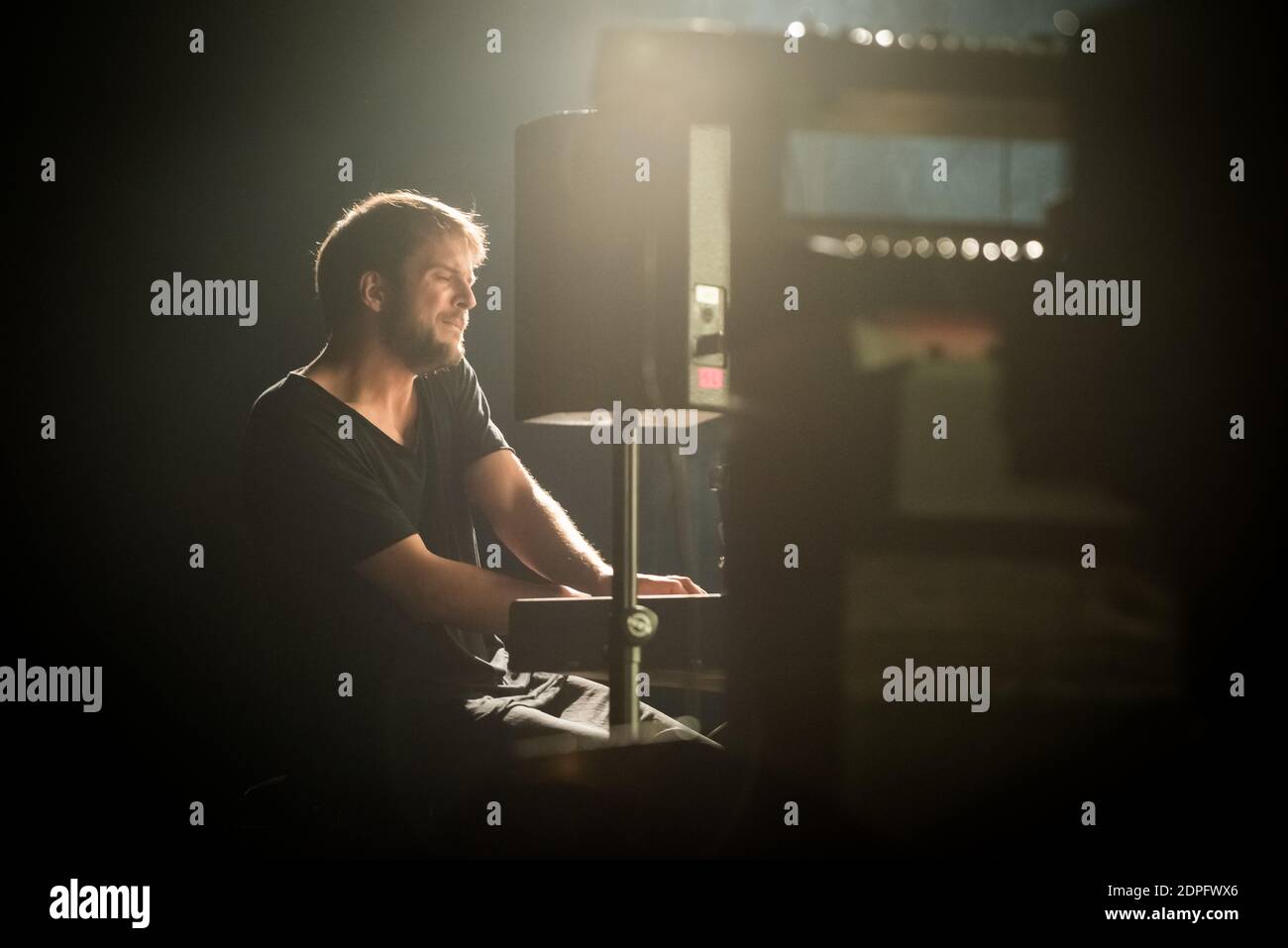 Nils Frahm se produit en direct sur scène au Montreux Jazz Festival à Montreux, Suisse, le 7 juillet 2015. Photo de Loona/ABACAPRESS.COM Banque D'Images