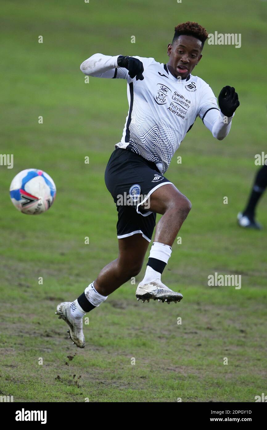 Swansea, Royaume-Uni. 19 décembre 2020. Jamal Lowe de Swansea City en action. EFL Skybet Championship Match, Swansea City v Barnsley au Liberty Stadium de Swansea le samedi 19 décembre 2020. Cette image ne peut être utilisée qu'à des fins éditoriales. Utilisation éditoriale uniquement, licence requise pour une utilisation commerciale. Aucune utilisation dans les Paris, les jeux ou les publications d'un seul club/ligue/joueur. photo par Andrew Orchard/Andrew Orchard sports Photography/Alamy Live News crédit: Andrew Orchard sports Photography/Alamy Live News Banque D'Images