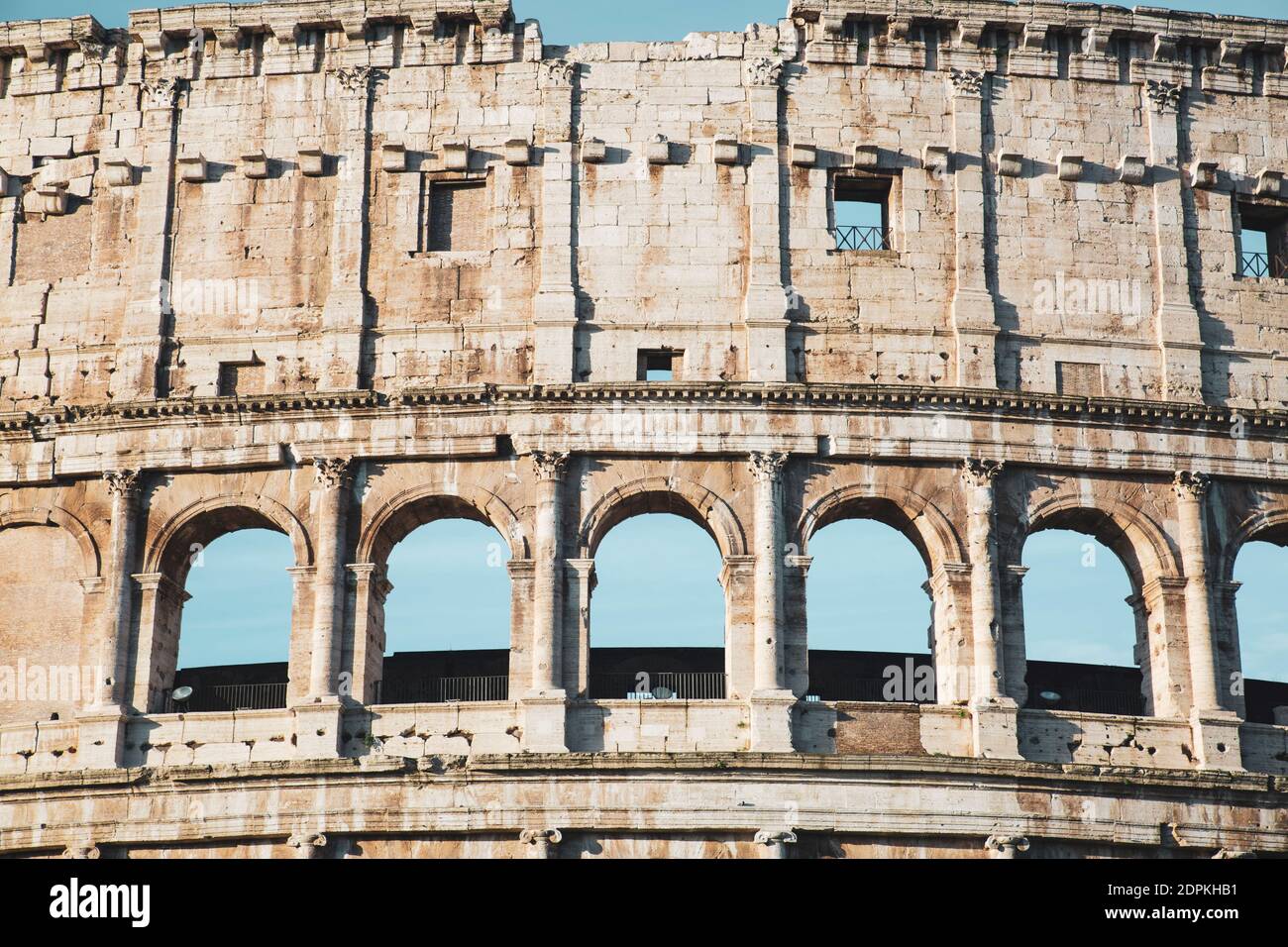 Détail de l'ancien Colisée de Rome situé dans le centre ville, Voyage Rapports Banque D'Images