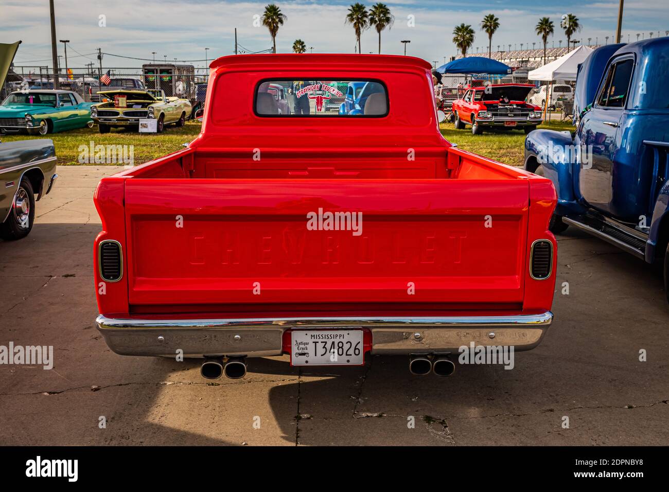 Daytona Beach, FL - 27 novembre 2020 : camion Apache 10 1961 de Chevrolet à un salon de voiture local. Banque D'Images