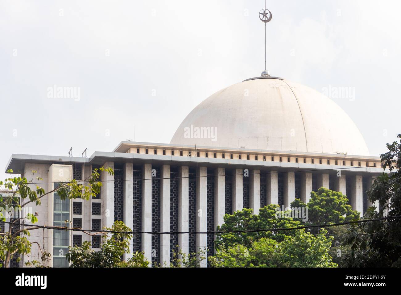 La mosquée Istiqlal est la plus grande mosquée d'Asie du Sud-est située à Jakarta, en Indonésie Banque D'Images
