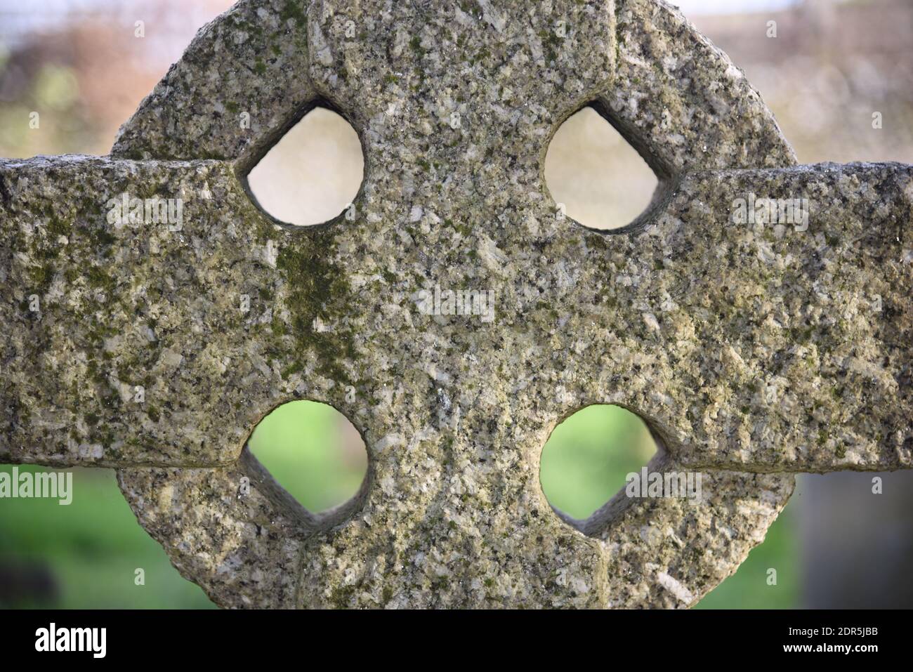 Croix celtique en pierre dans le cimetière de St Margaret, Rottingdean, East Sussex, Angleterre, Royaume-Uni Banque D'Images