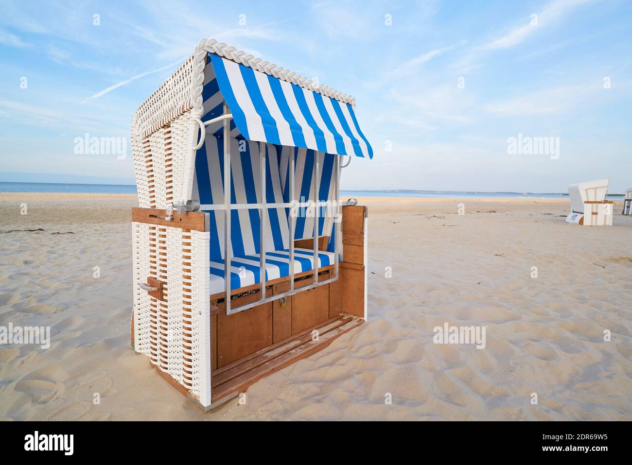 Chaises de plage sur la plage de la mer Baltique allemande Côte près d'Ahlbeck Banque D'Images