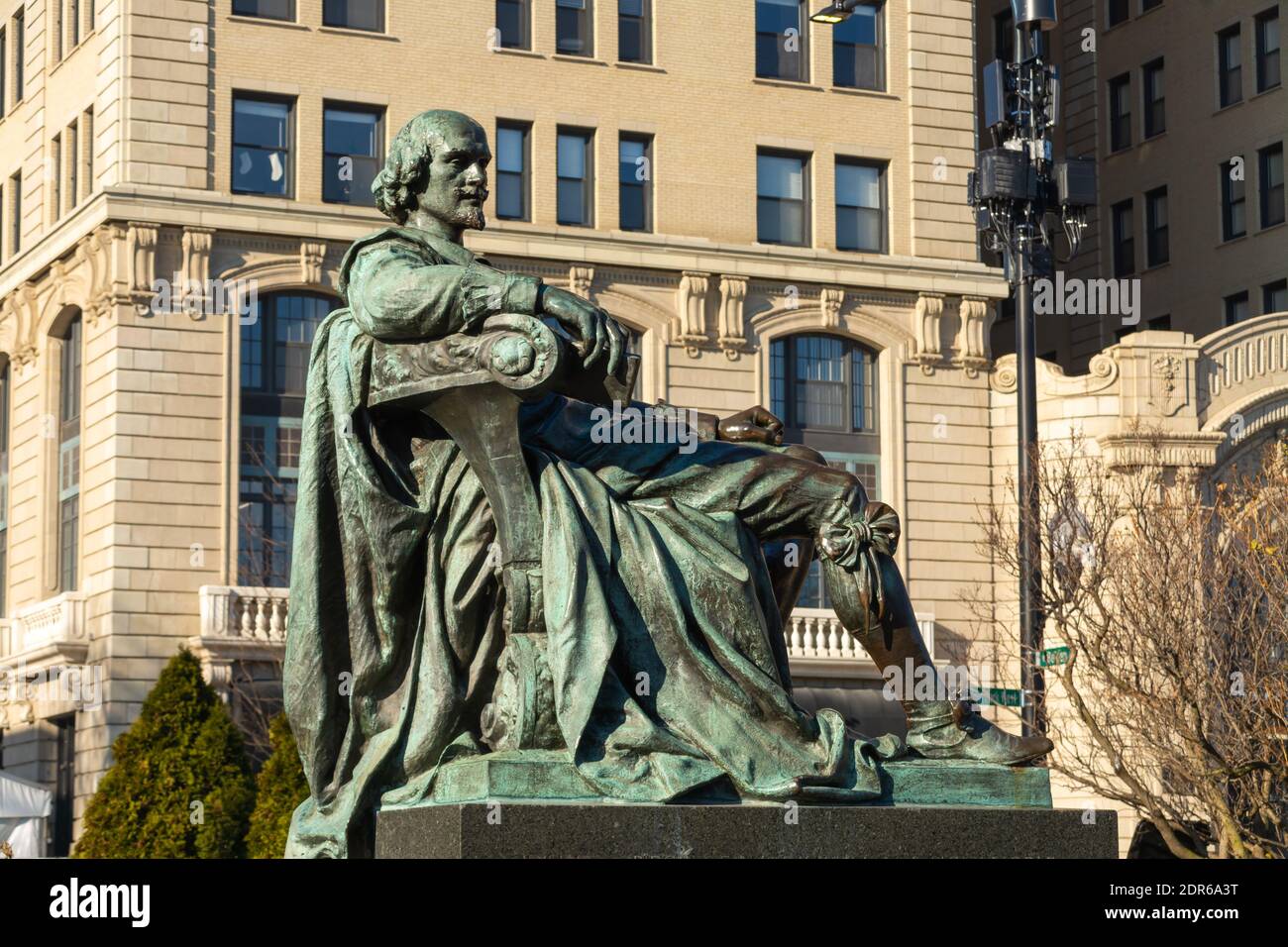 Chicago, Illinois / États-Unis - 9 décembre 2020 : William Shakespeare Monument par l'artiste William Ordway Partridge dans Lincoln Park. Banque D'Images