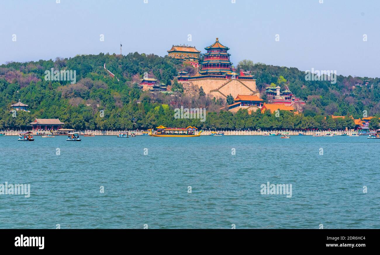 Le Palais d'été vu depuis le lac Kunming. Banque D'Images