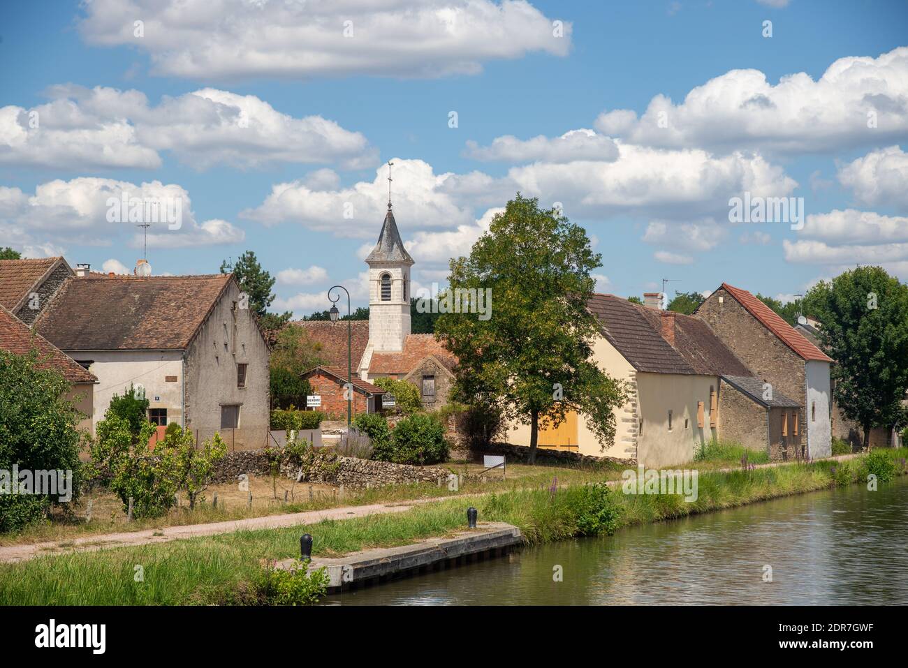 Canal de Nivernais à Morvan, France Banque D'Images