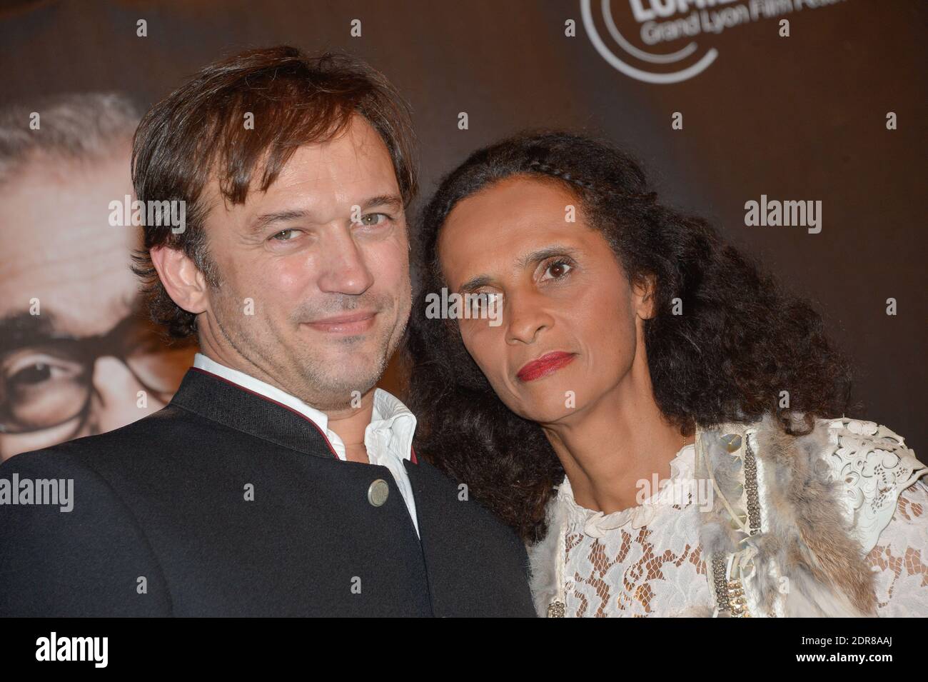 L'acteur Vincent Perez et la femme Karine Silla à la cérémonie du Prix lumière dans le cadre du 7e Festival lumière à Lyon, France, le 16 octobre 2015. Photo Julien Reynaud/APS-Medias/ABACAPRESS.COM Banque D'Images