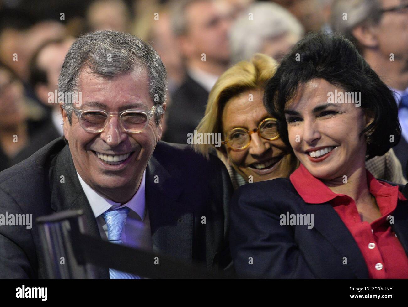 Patrick et Isabelle Balkany, Rachida Dati lors d'une réunion de campagne de la candidate des Républicains (LR) Valérie Pecresse avant le premier tour des élections régionales, à Rueil-Malmaison, près de Paris, France, le 3 décembre 2015. Photo de Christian Liewig/ABACAPRESS.COM Banque D'Images