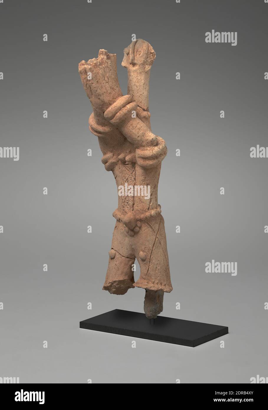 Figure humaine, ca. XIIIe–XVe siècle, terre cuite, 13 po. (33.02 cm), fait au Mali, Bankoni, XIIIe–XVe siècle, Sculpture Banque D'Images