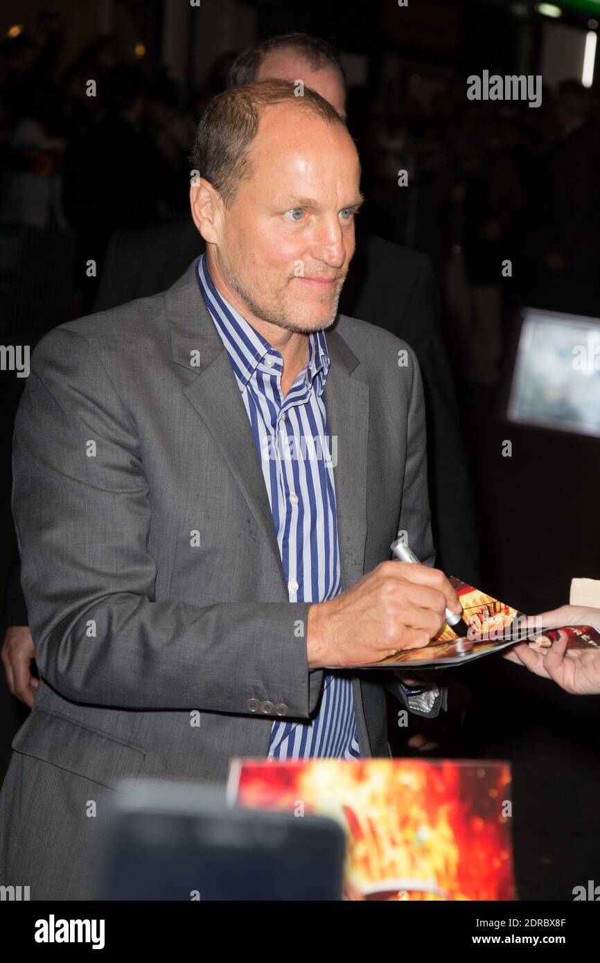 WOODY HARRELSON - ARRIVEES PREMIERE DU FILM 'JEUX DE LA FAIM - LA REVOLTE - PARTIE 2' AU GRAND REX PHOTO PAR Nasser Berzane/ABACAPRESS.COM Banque D'Images