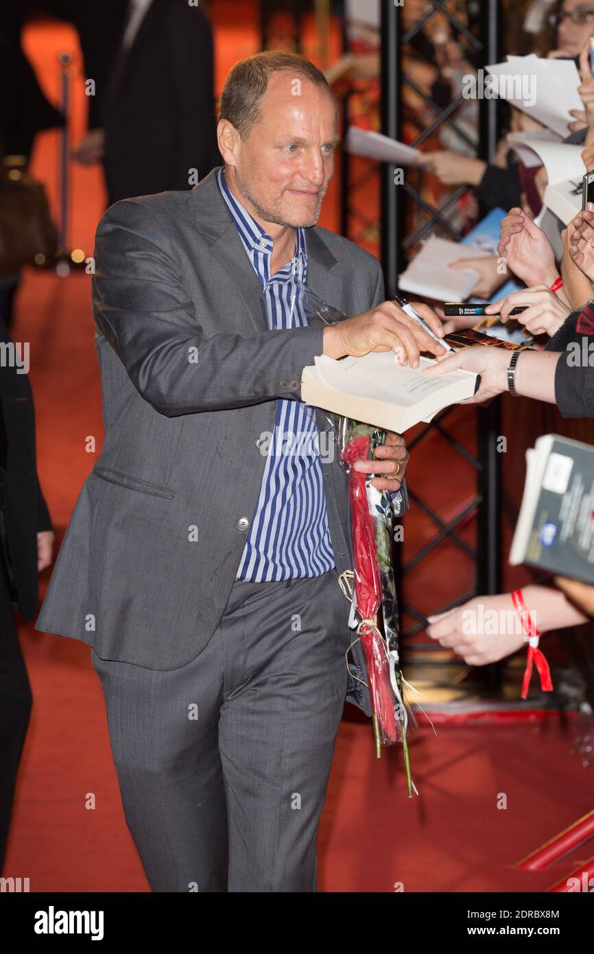 WOODY HARRELSON - ARRIVEES PREMIERE DU FILM 'JEUX DE LA FAIM - LA REVOLTE - PARTIE 2' AU GRAND REX PHOTO PAR Nasser Berzane/ABACAPRESS.COM Banque D'Images